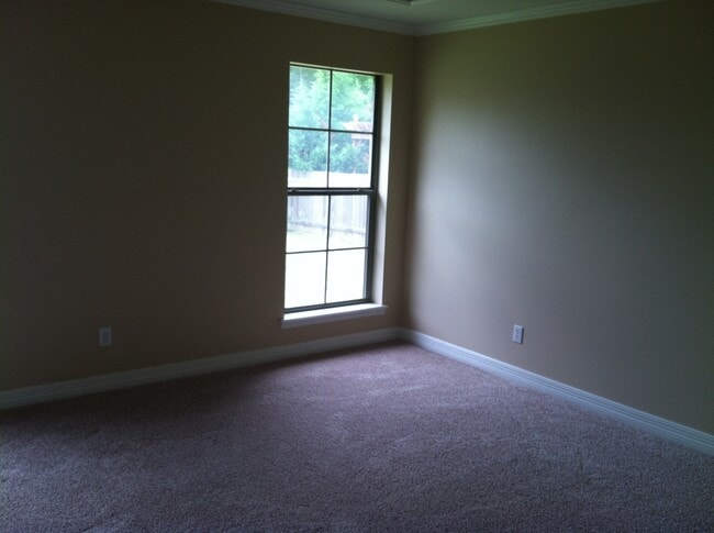 Foto del edificio - DOGWOOD SOUTH-GATED COMMUNITY-NICE HOME-CLOSE TO BAFB