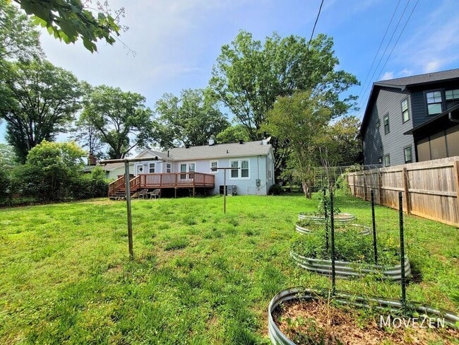 Building Photo - 3819 Plainview Rd