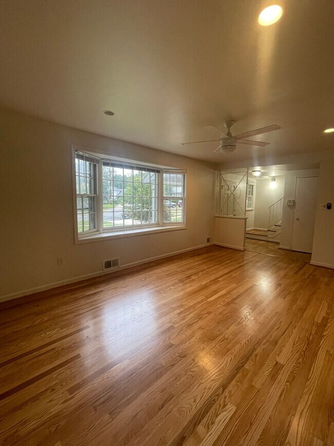 Foto del edificio - Single Family in Silver Spring