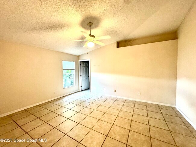 Building Photo - 4691 Manchester Dr
