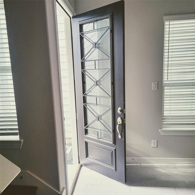 Foto del edificio - 1504 Upland Glen Way