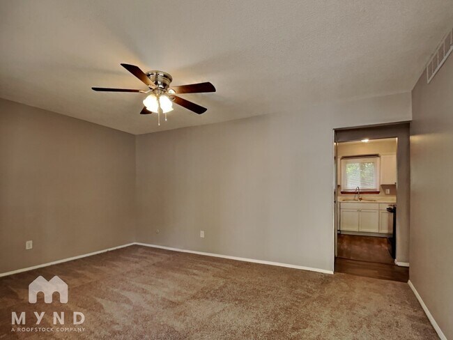 Foto del edificio - 2656 Glenbriar St