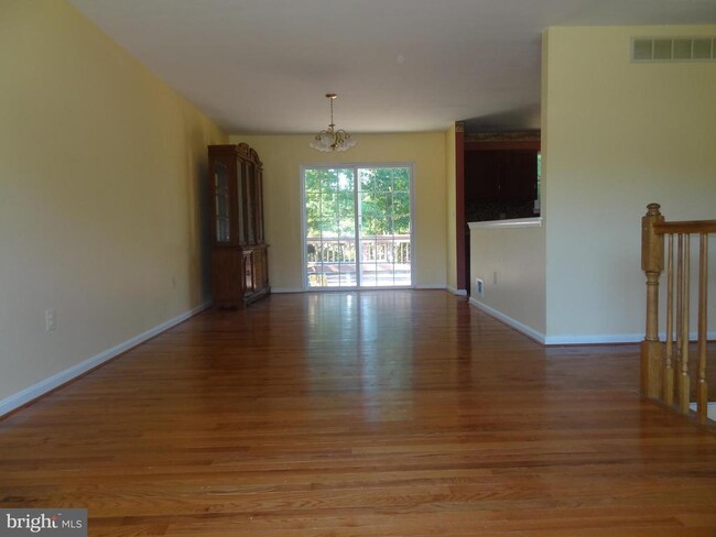 Building Photo - 1511 Pullman Dr