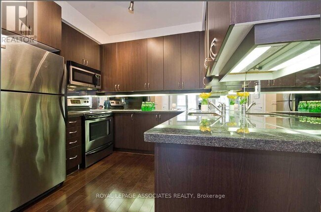 Photo du bâtiment - 39 Upper Duke Crescent