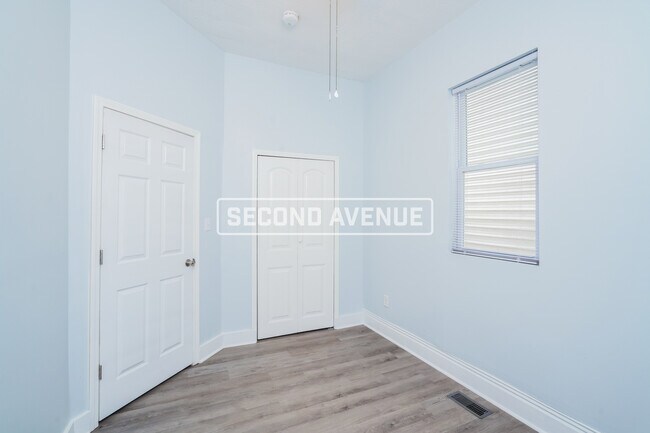 Foto del edificio - 320 N 35th ST