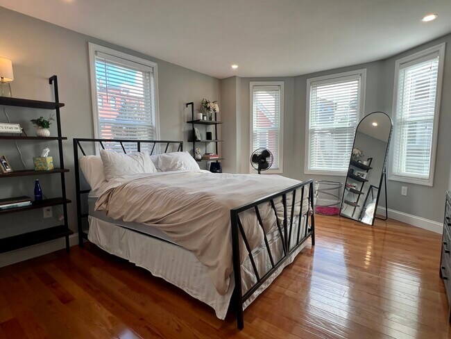 Building Photo - 14 Union Ave