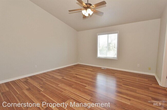 Foto del edificio - 4 br, 2.5 bath House - 10731 W. Florence Dr.