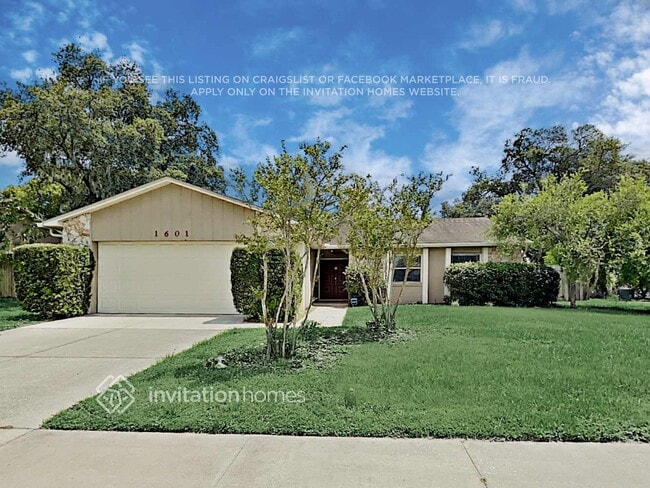 Building Photo - 1601 Aster Dr