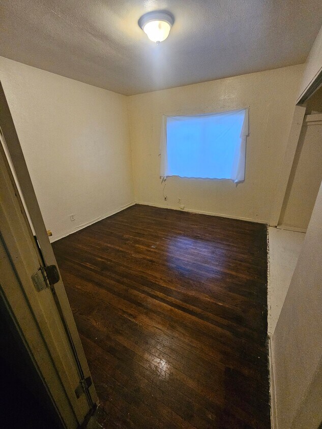 Foto del edificio - 9726 Zamora Ave