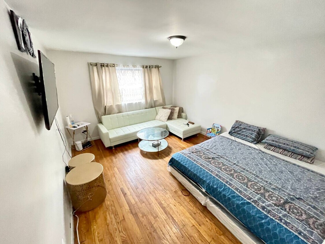 Primary Photo - 2153 Quimby Ave