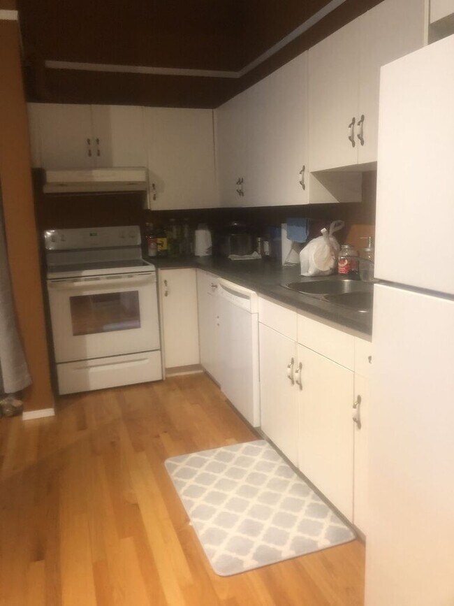 Photo du bâtiment - 2 Bed, 1 Bath unit in Beltline