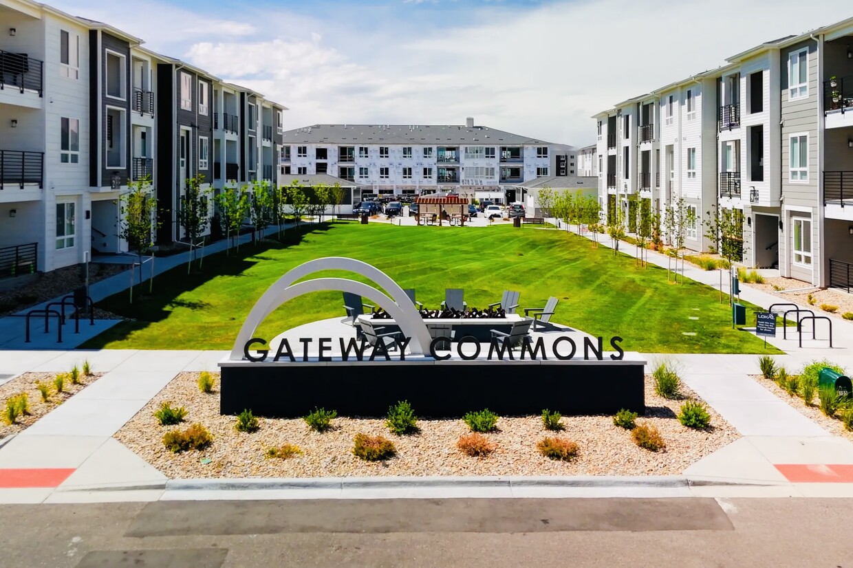 Brand new condo modern community - 6153 N Ceylon St