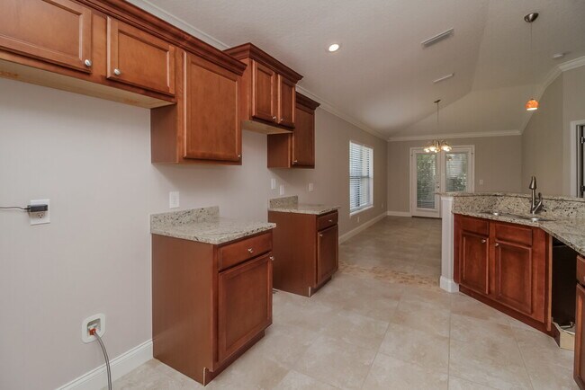 Foto del edificio - 348 Ashton Woods Ln