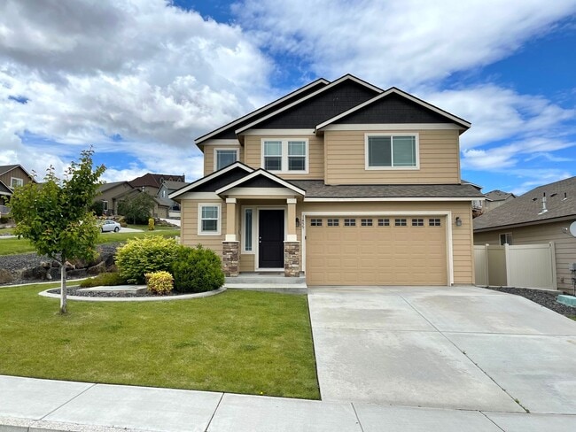 Building Photo - Beautiful Corner Lot Home for Rent in Badg...