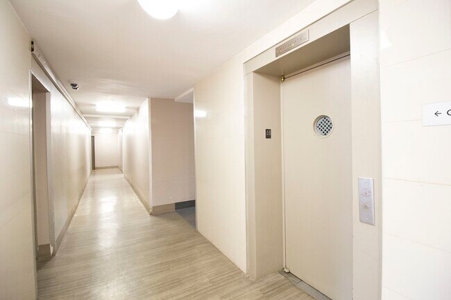 Building Photo - 388 Avenue X