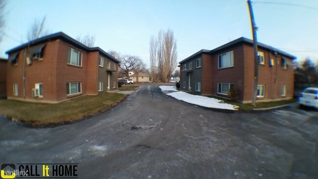 Building Photo - 1402 W 200 S