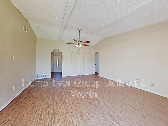 Building Photo - 2106 Austin Dr