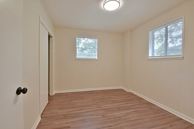 Building Photo - 1623 Ellison Ln SW