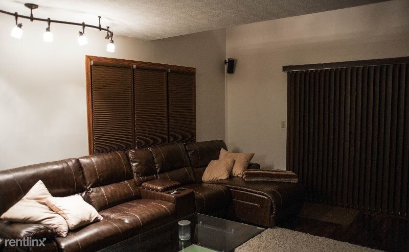 Foto principal - 1201 Surrey Point Dr SE
