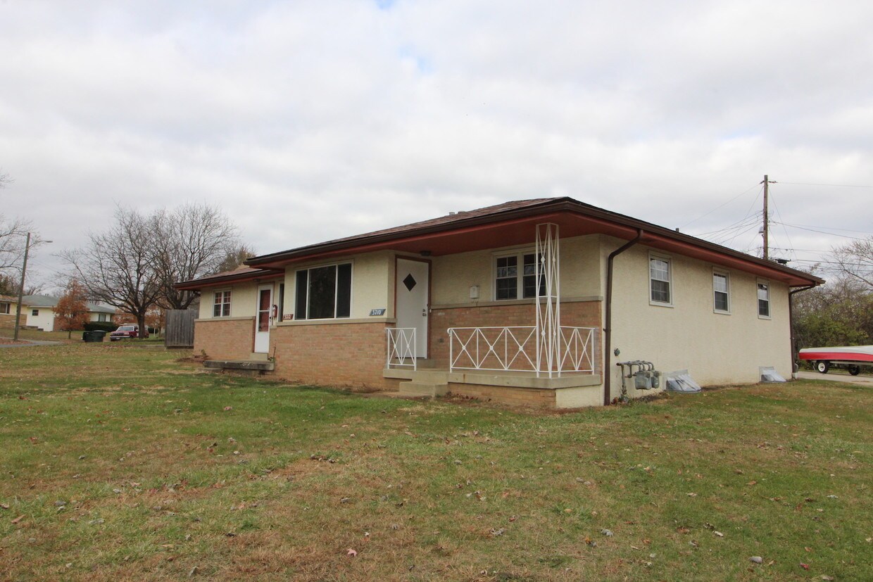 Primary Photo - 3710 Mccarley Dr S