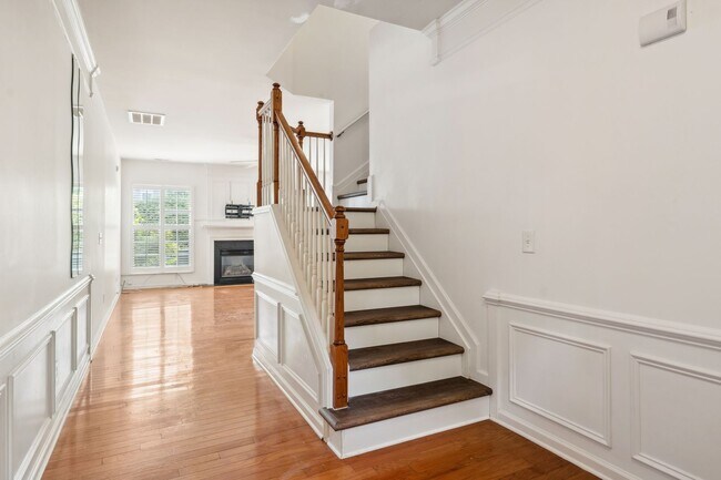 Foto del edificio - AVAILABLE NOW! $500 off First Month's Rent...