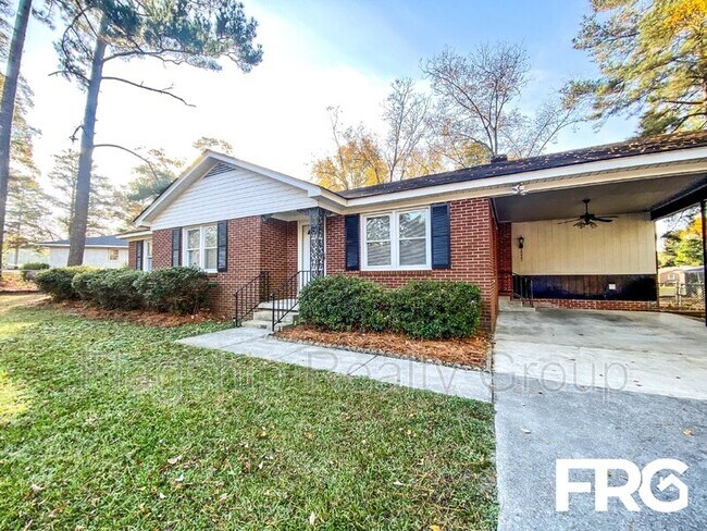 Building Photo - 2025 Azalea Dr