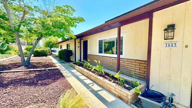 Building Photo - Awesome Single-Story Ranch-Style Home with...