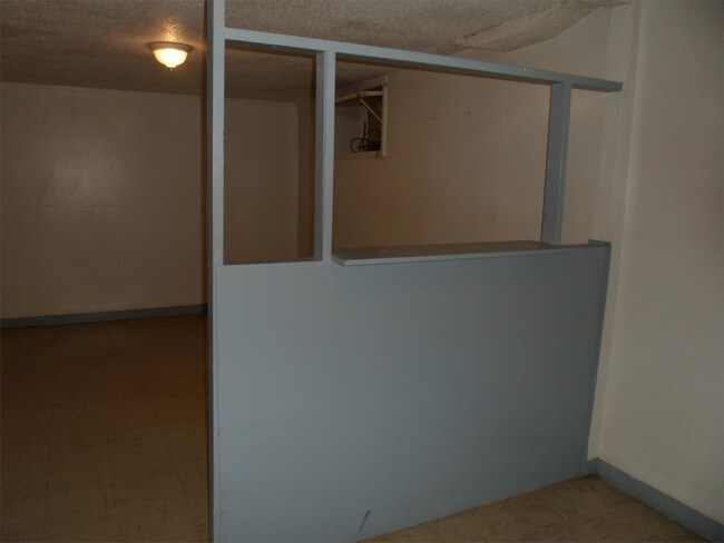 Building Photo - 1001 Humboldt St