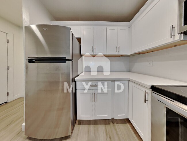 Building Photo - 1849 E Virginia Ave Unit 4