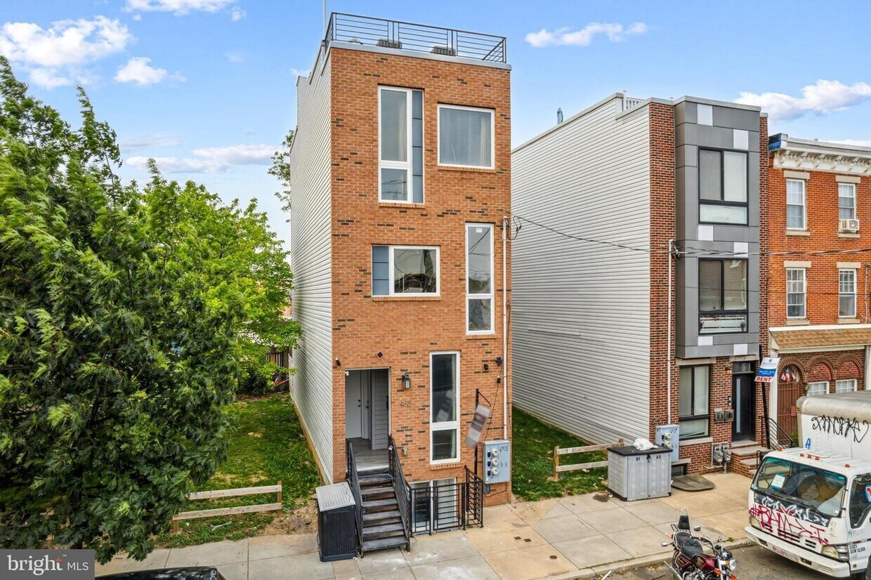 Primary Photo - 435 W Berks St