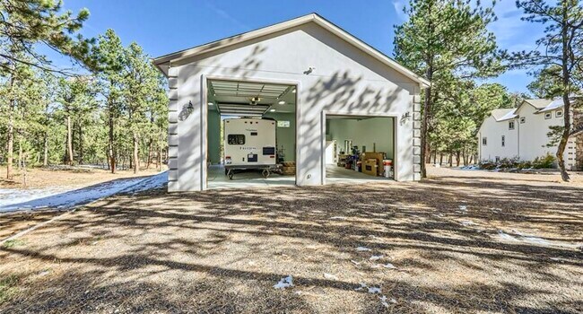 Foto del edificio - 12683 Fulford Ct
