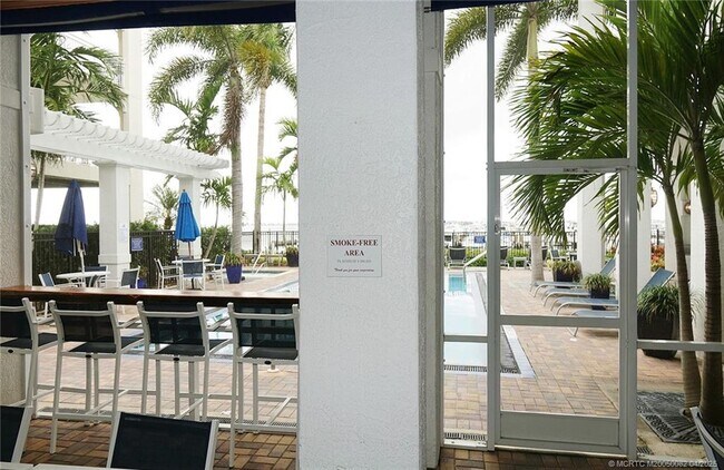 Foto del edificio - 975 NW Flagler Ave