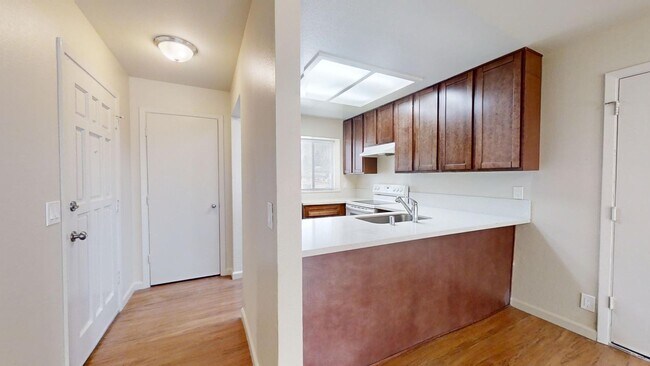 Foto del edificio - 2720-2724 Bravado Drive