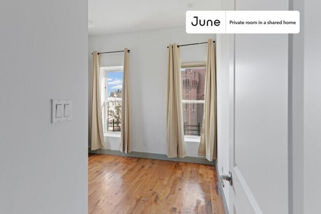 Foto del edificio - Room in Shared 4 bed/2 bath home