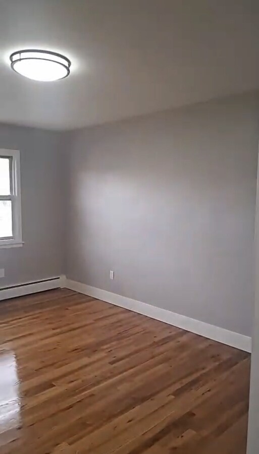Building Photo - 710 Wetsfield Ave-C3