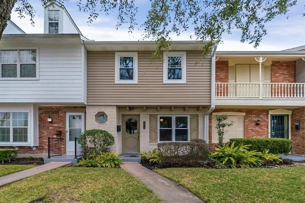 Primary Photo - 1411 Ramada Dr