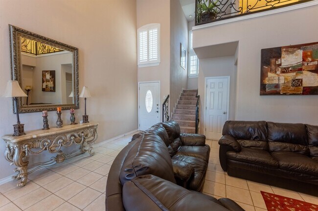 Foto del edificio - 7521 Country Club Dr