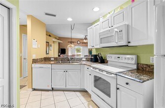 Building Photo - 12141 Summergate Cir