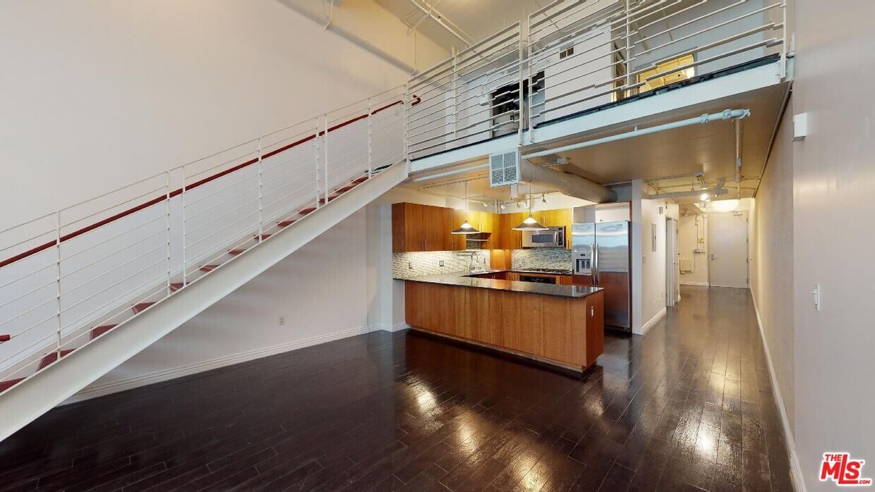 Foto principal - 1130 Flower St