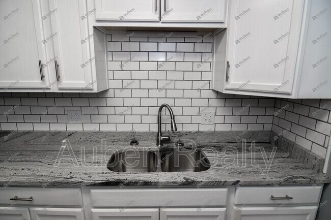 Building Photo - 2563 Tobacco Rd