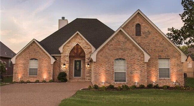 Front elevation daylight - 3316 Preston Club Dr