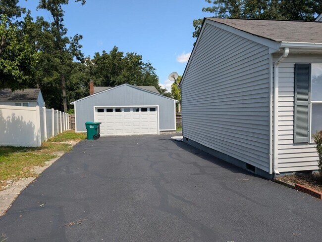 Building Photo - 9310 Coleson Rd