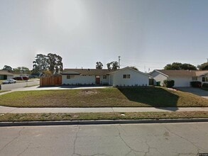 Building Photo - 1298 Roxy Ave