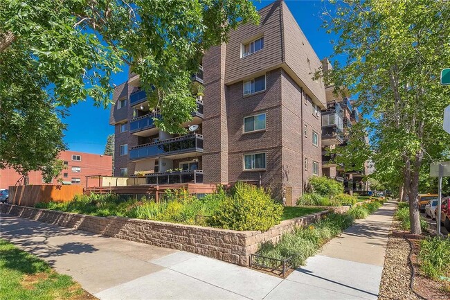 Foto del edificio - 1233 N Ogden St