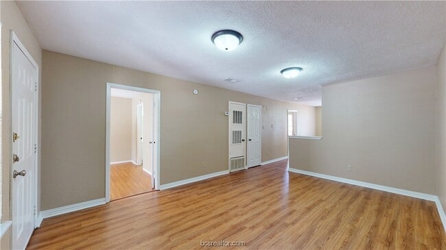 Building Photo - 805 San Pedro Dr