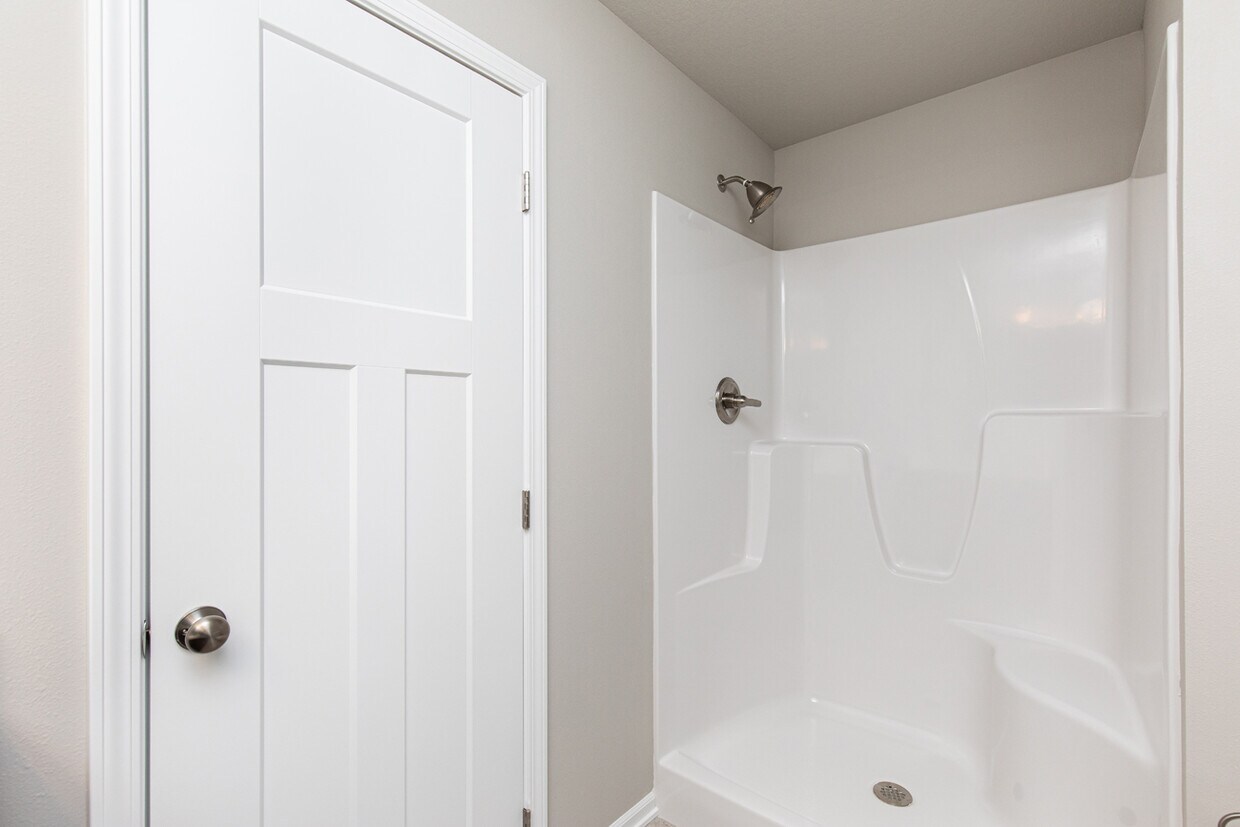 Foto principal - 6128 Bradford Ln