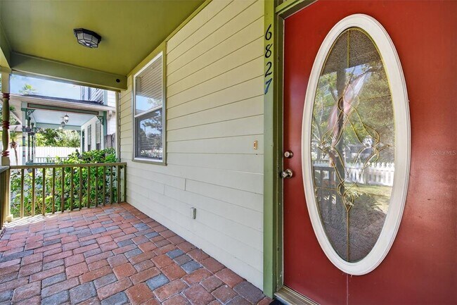 Building Photo - 6827 S Trask St