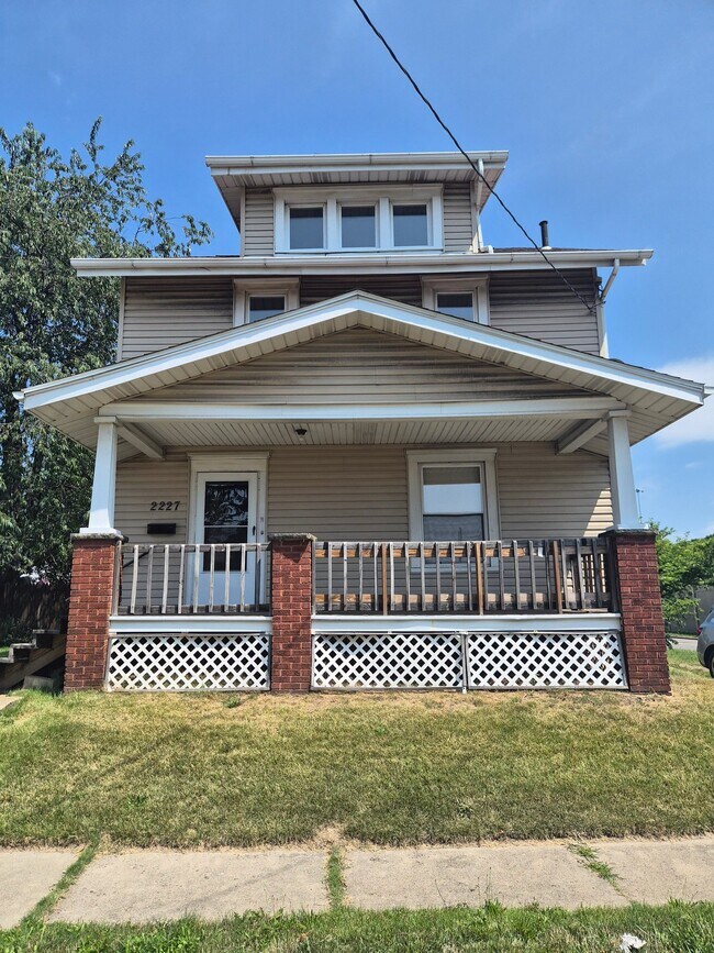 Foto del edificio - 2227 6th St NW