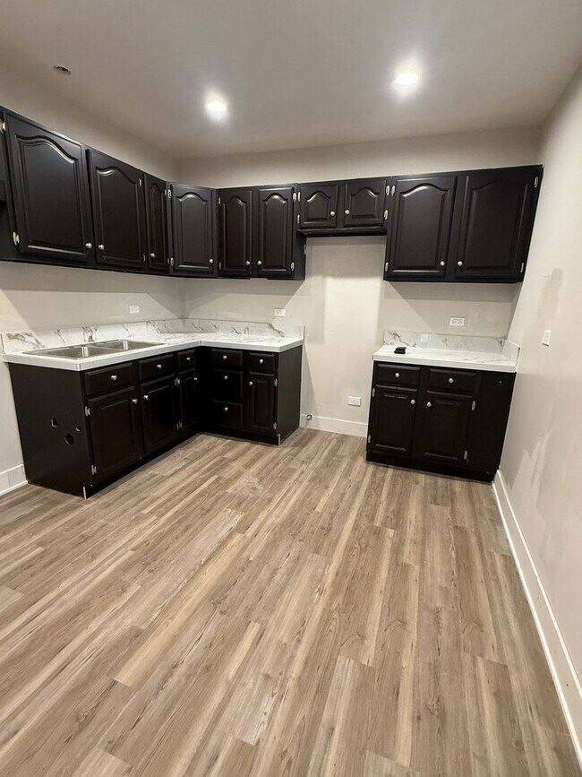 Foto del edificio - 16913 Jodave Ave