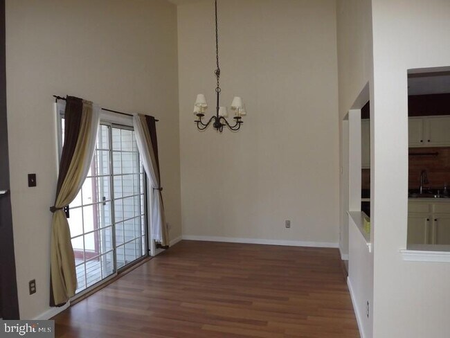Building Photo - 118 Andover Pl
